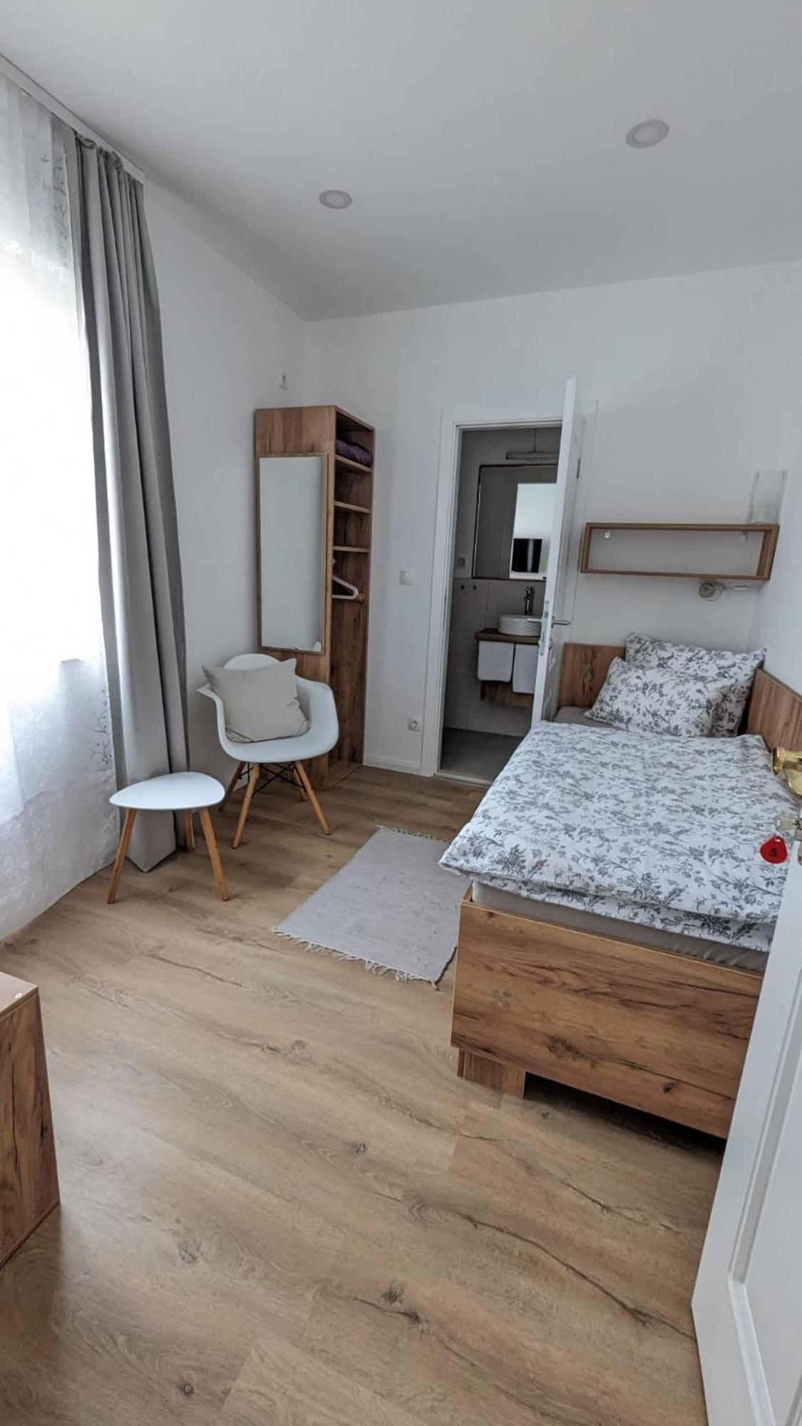 Aurelia Rooms Мостар Экстерьер фото
